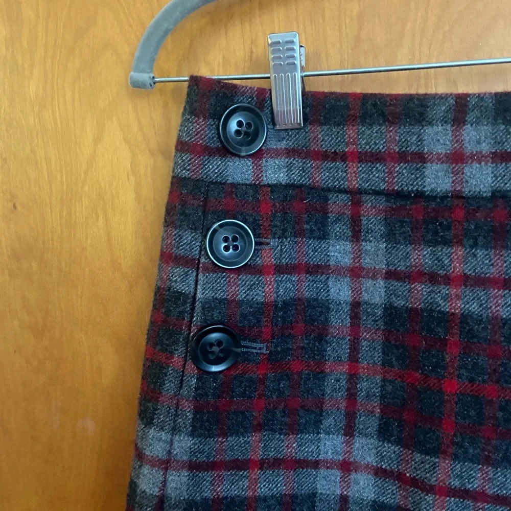 EUC Gap plaid skirt - Picture 3 of 8